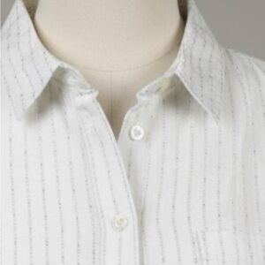 Gap Shirt Pinstripe Woman - White Silver Textured Fitted Boyfriend Shirt Size S